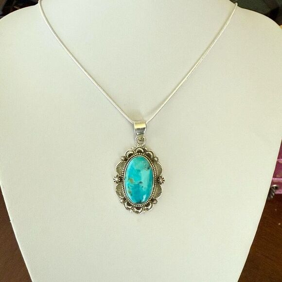 Vintage Estate Turquoise Necklace Pendant Unique Oval Framed Sterling Silver - Picture 3 of 5